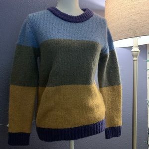 Color block long sleeve sweater